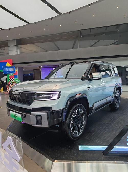 成都178比亚迪方程豹硬派越野的爆款，英菲尼迪35周年与你共成长